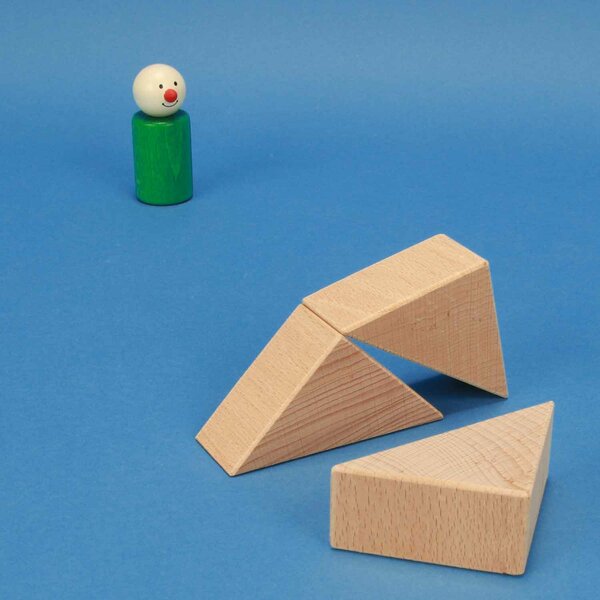 wooden triangle blocks 6 x 6 x 3 cm rectangular