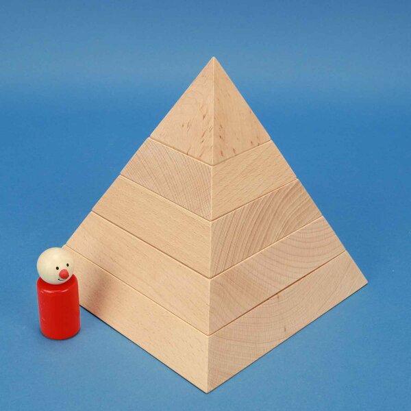 large square base pyramid 18 x 18 x 18 cm